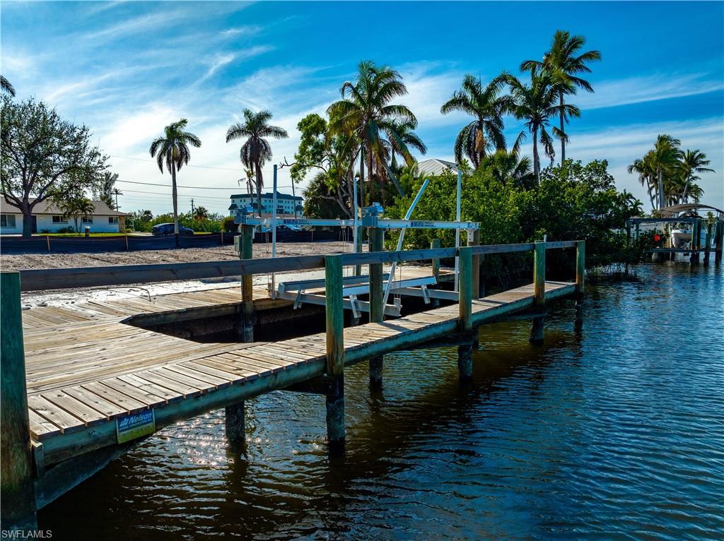 IMPERIAL SHORES - Land