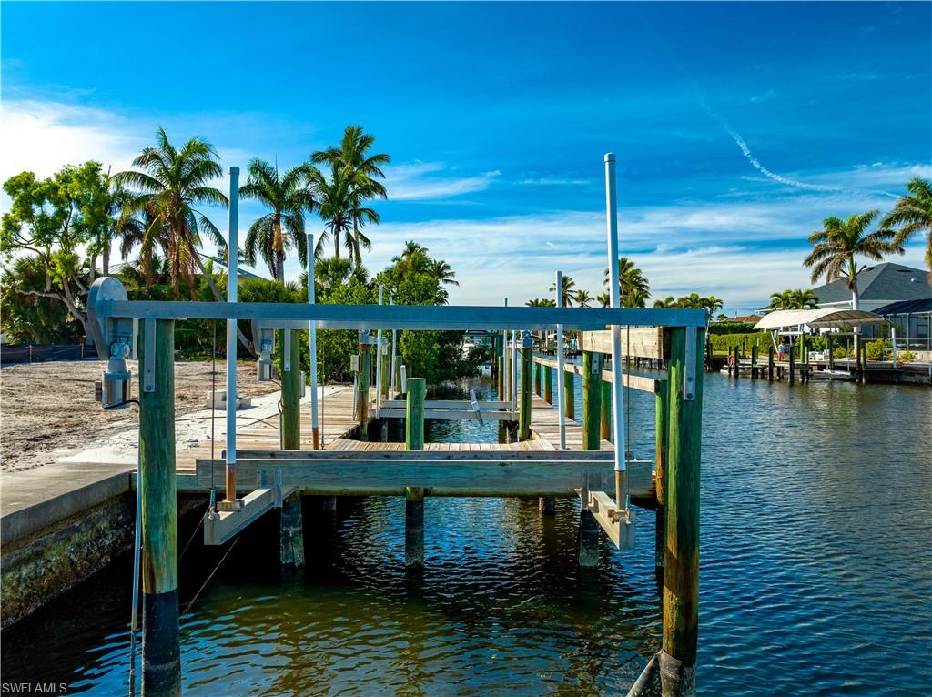 IMPERIAL SHORES - Land