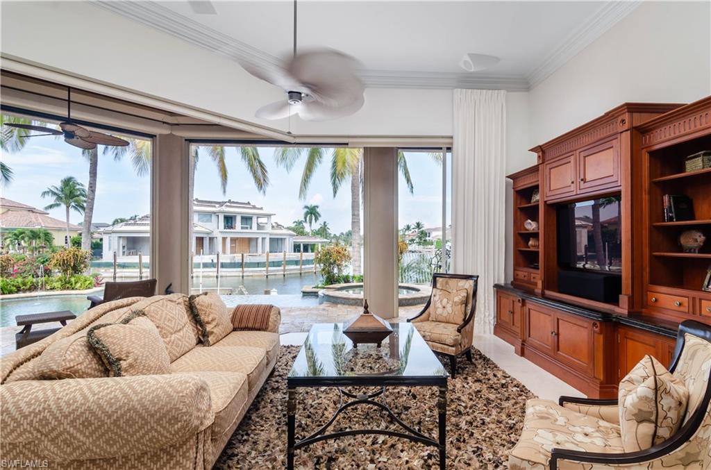 AQUALANE SHORES - Residential