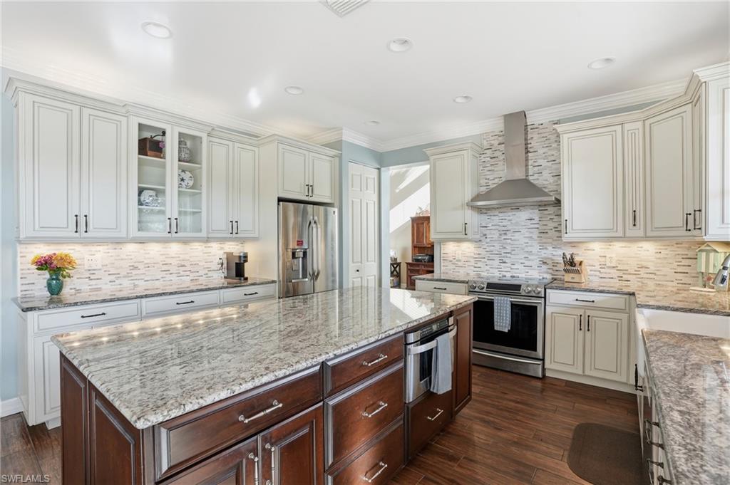 SATURNIA LAKES - Residential