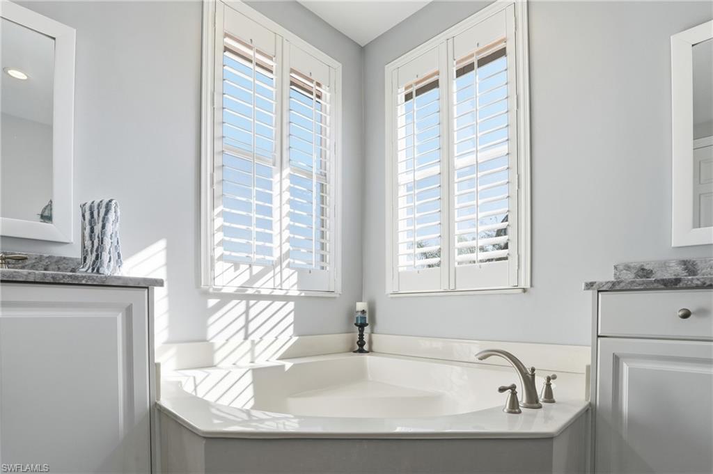 SATURNIA LAKES - Residential