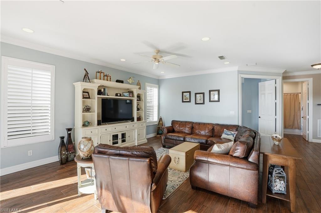 SATURNIA LAKES - Residential