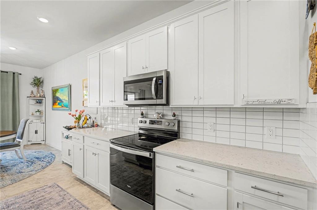 HAMPTON LAKES - Residential