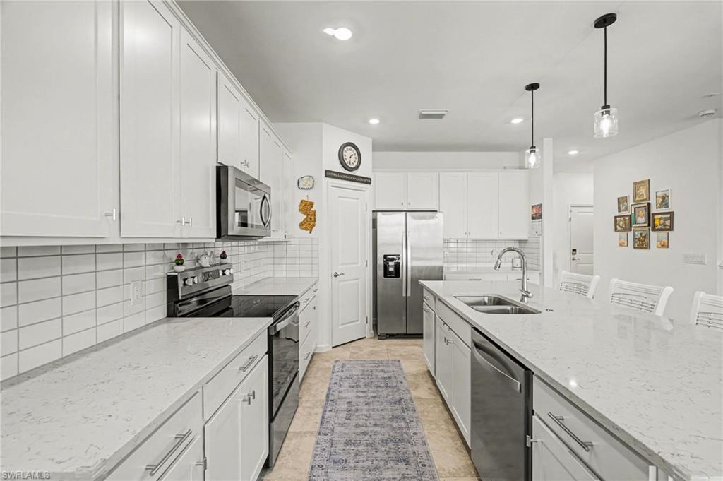 HAMPTON LAKES - Residential