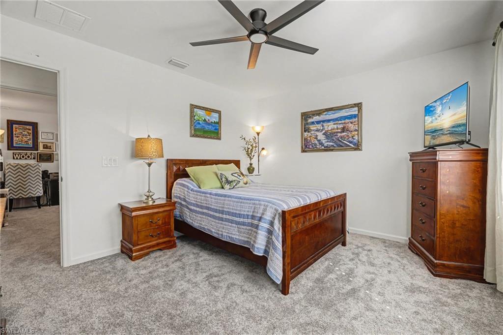 HAMPTON LAKES - Residential