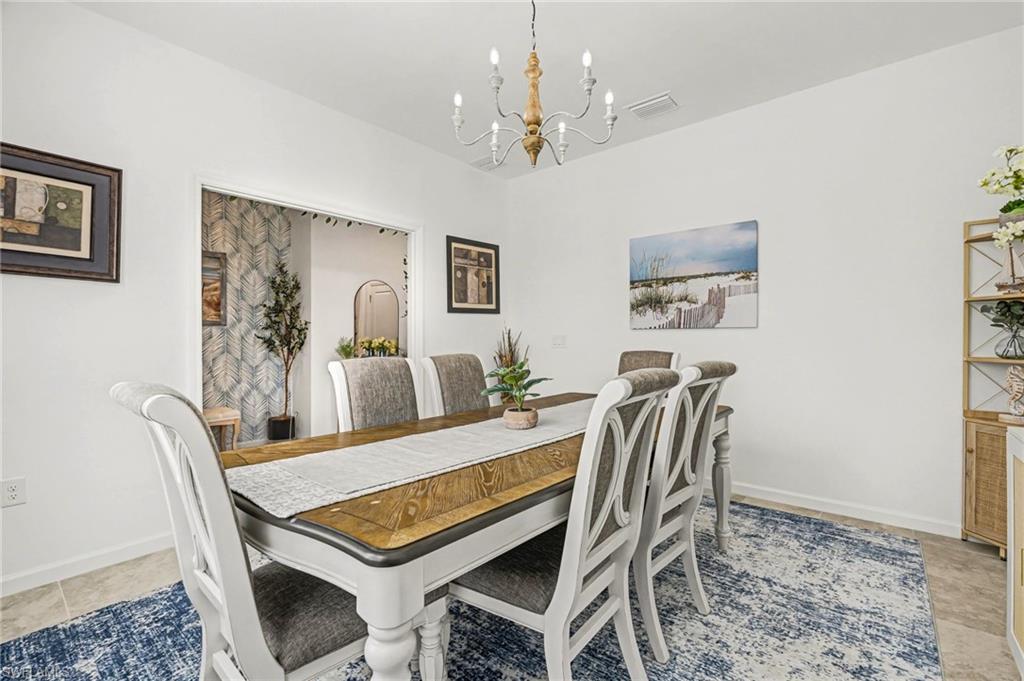 HAMPTON LAKES - Residential