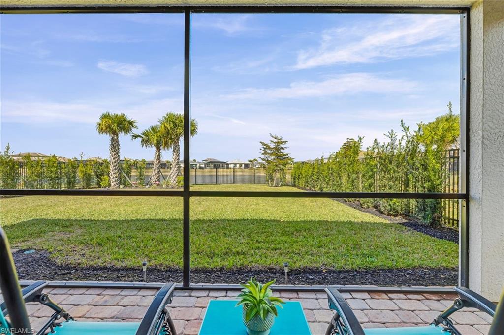 HAMPTON LAKES - Residential