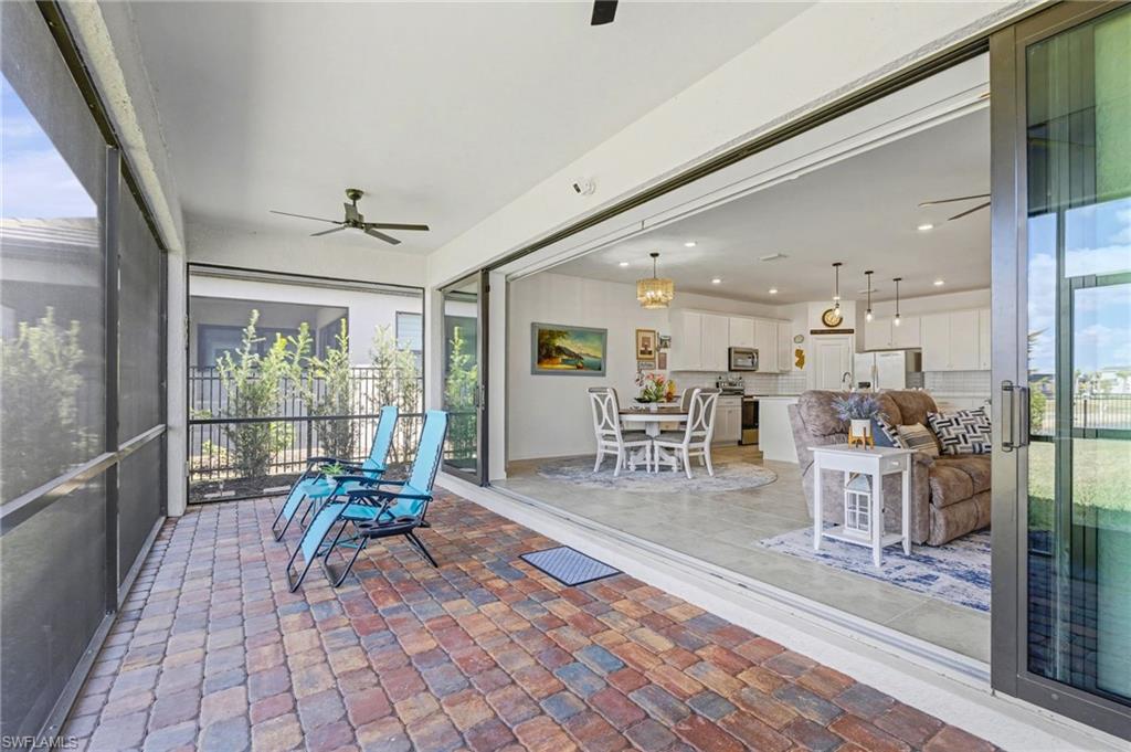 HAMPTON LAKES - Residential