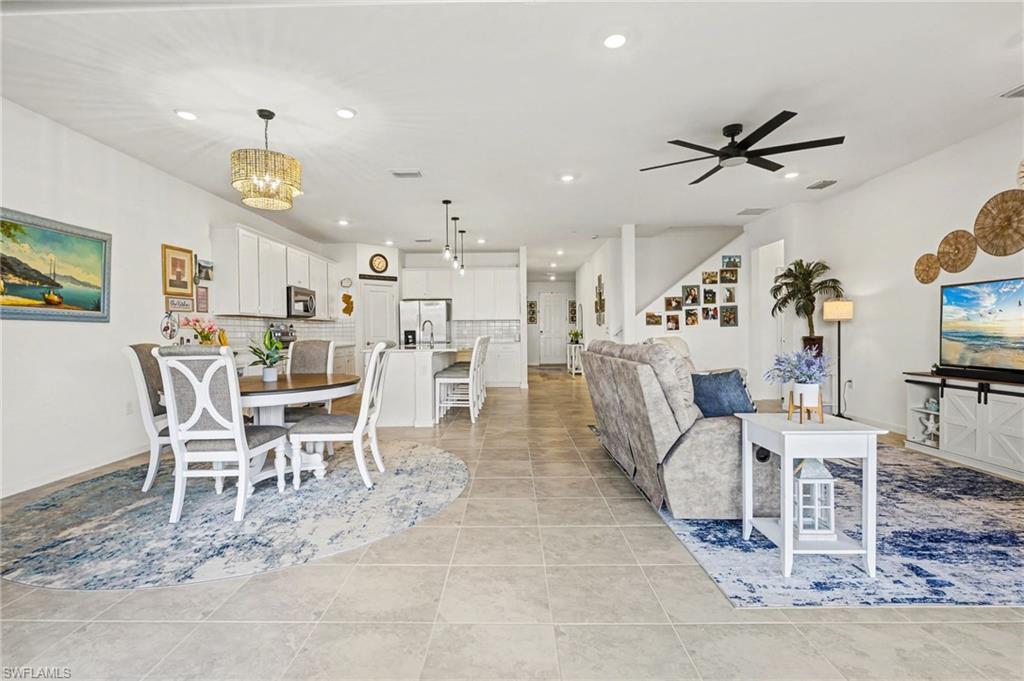 HAMPTON LAKES - Residential