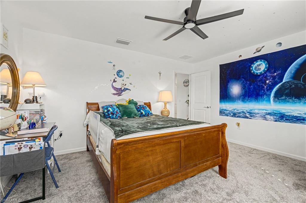 HAMPTON LAKES - Residential