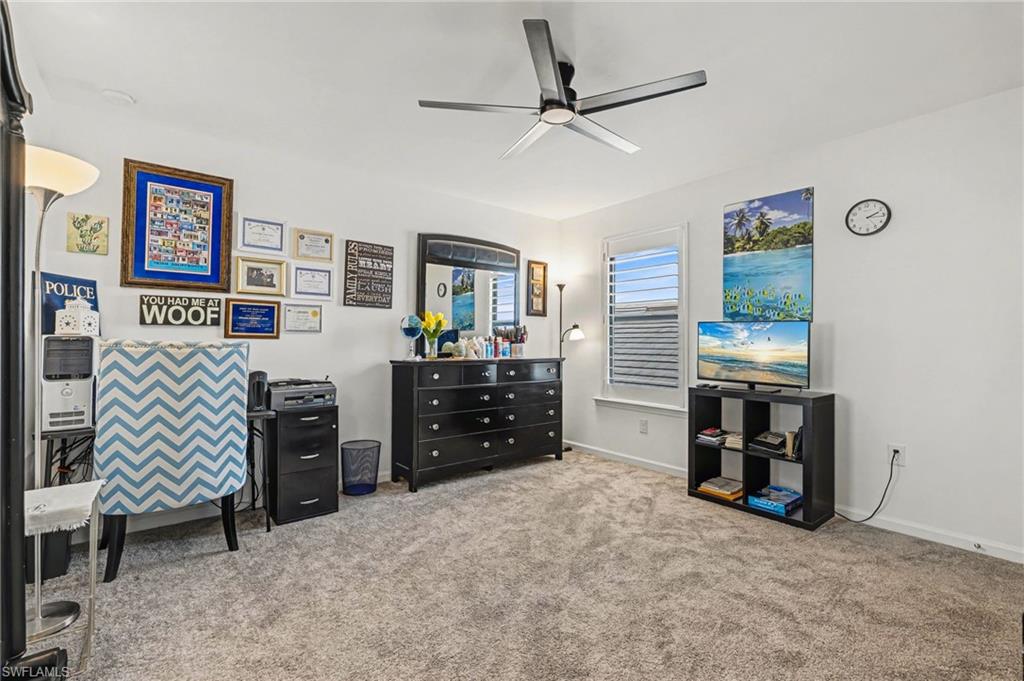 HAMPTON LAKES - Residential