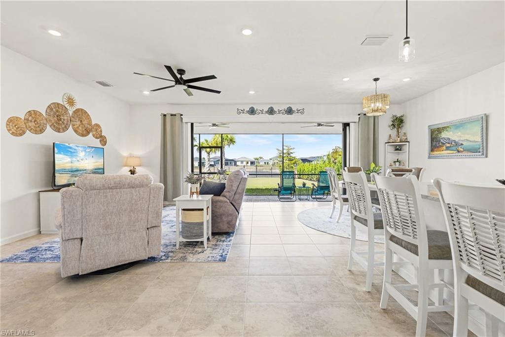 HAMPTON LAKES - Residential