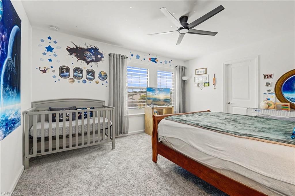 HAMPTON LAKES - Residential