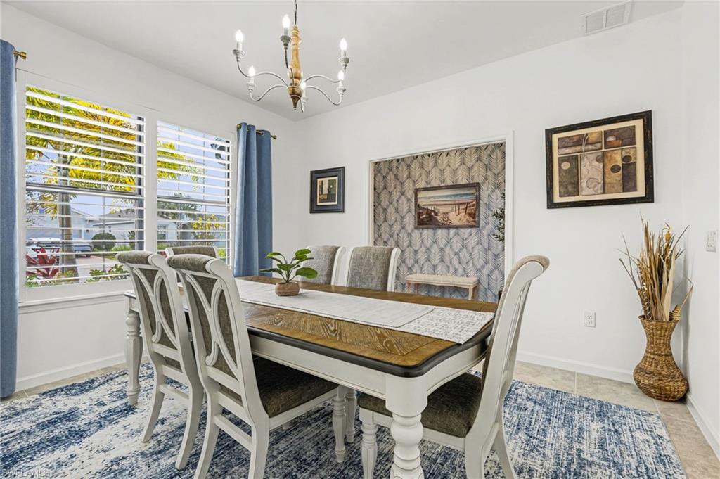 HAMPTON LAKES - Residential