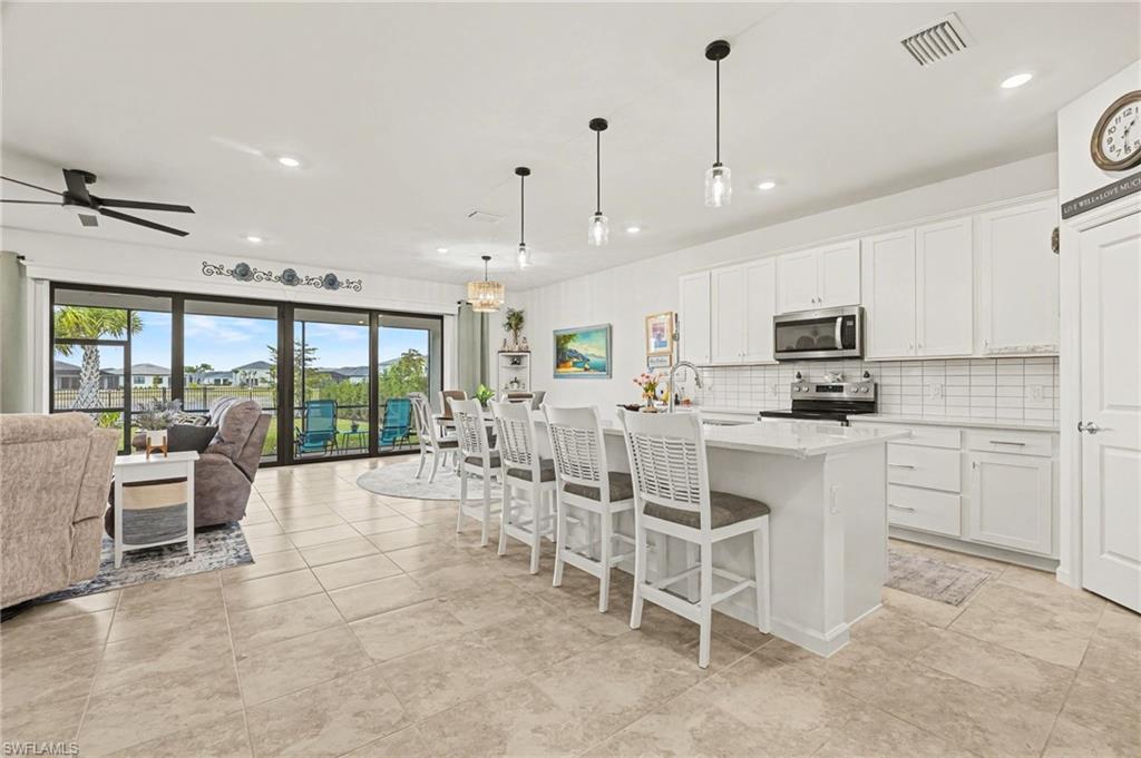 HAMPTON LAKES - Residential