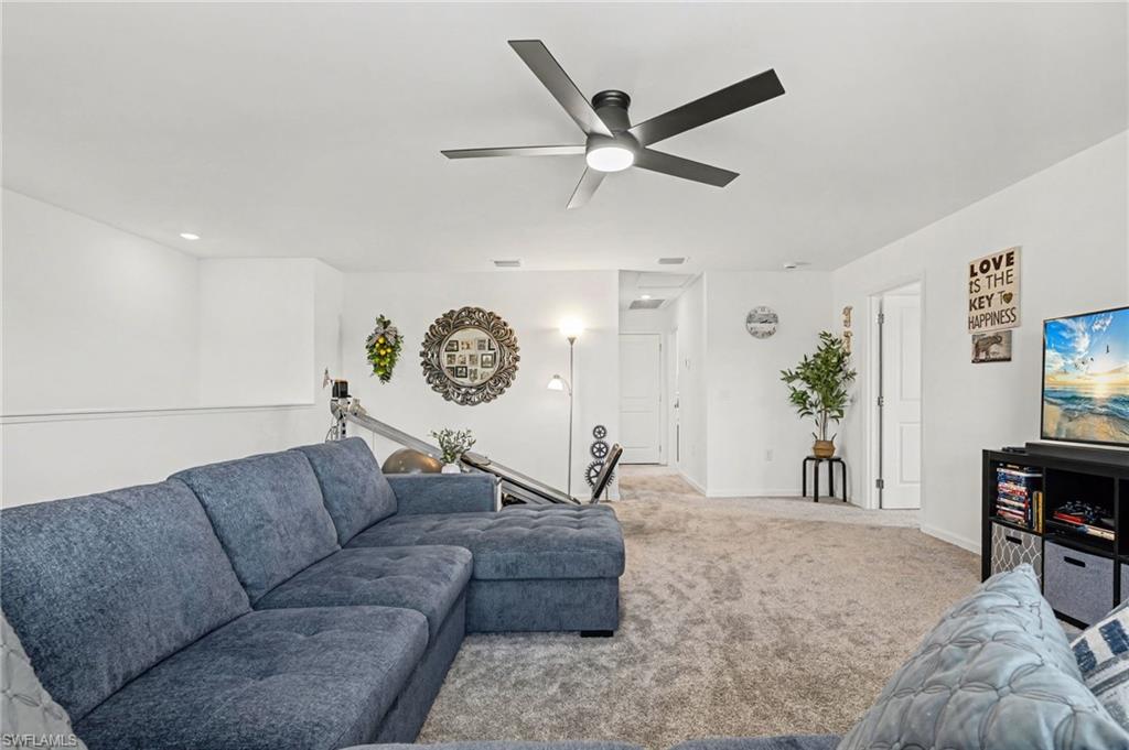 HAMPTON LAKES - Residential