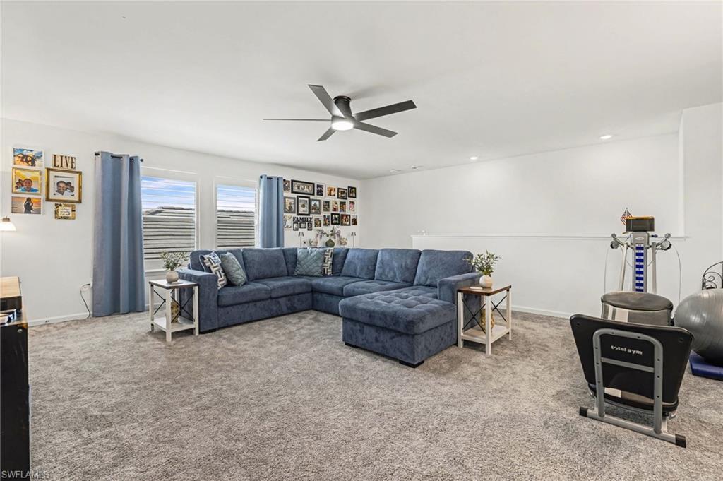 HAMPTON LAKES - Residential