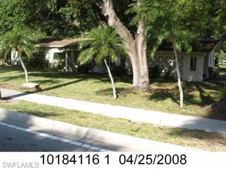 Located between MCGREGOR and the RIVER!! Good size home in great area with much potential. LARGE corner lot and many trees. Some storage and a family room/Florida room