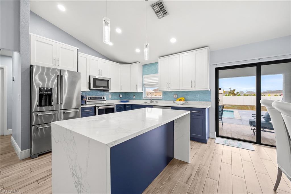 CAPE CORAL - Residential