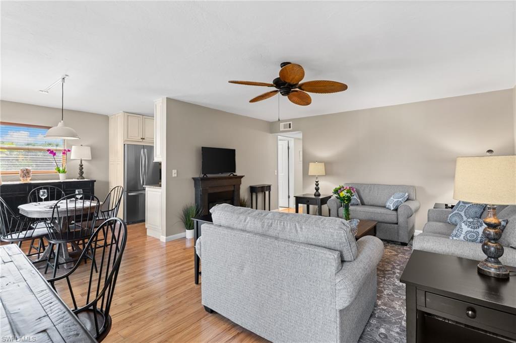 CAPTAINS WALK - Residential