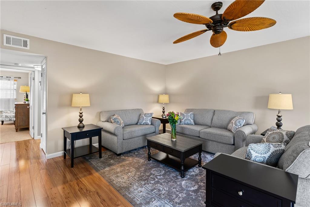 CAPTAINS WALK - Residential