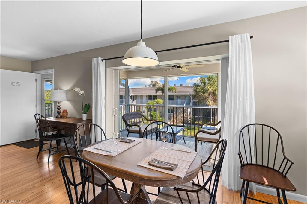 CAPTAINS WALK - Residential