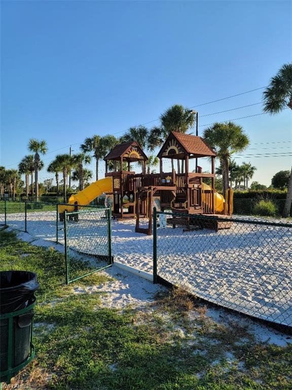 GRANADA LAKES - Residential Lease