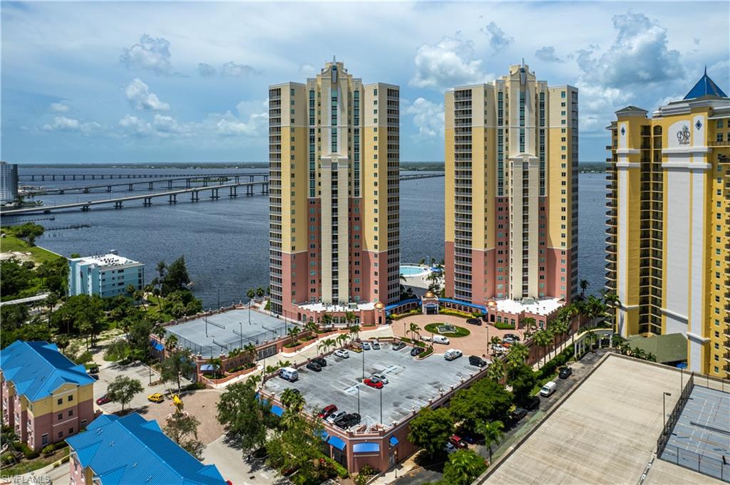 ST. TROPEZ - Residential