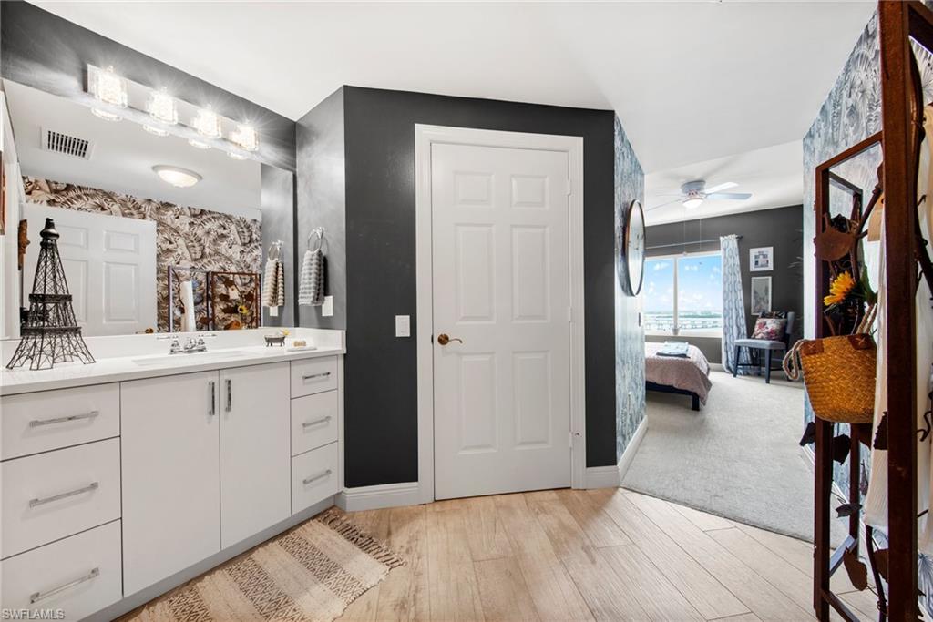 ST. TROPEZ - Residential