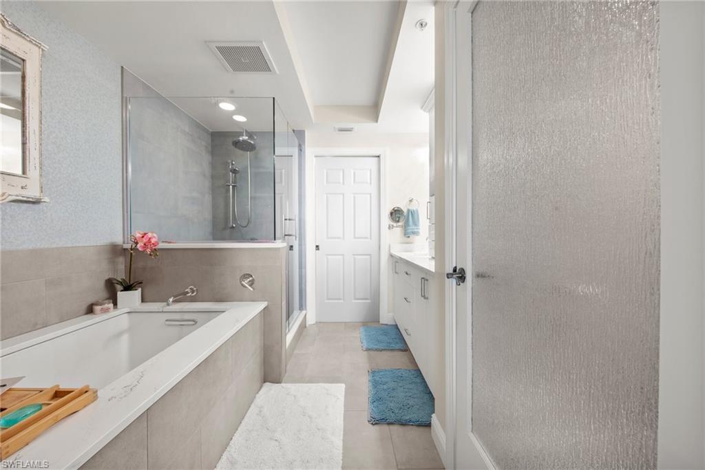 ST. TROPEZ - Residential