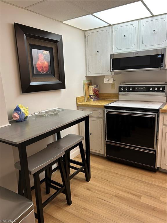 SCHOONER BAY - Residential Lease