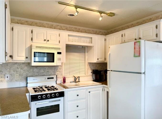 IMPERIAL WILDERNESS - Land