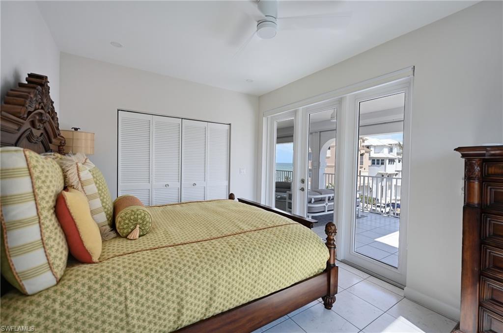 BAREFOOT BEACH - Residential