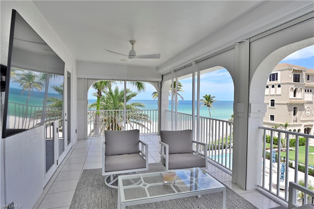 BAREFOOT BEACH - Residential