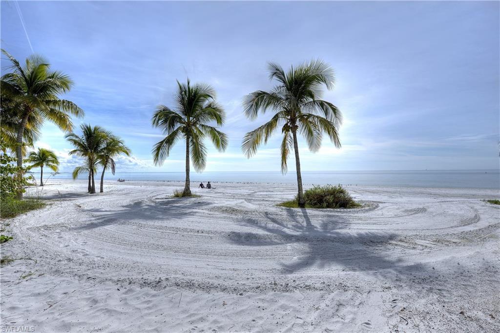 LAKEWOOD VILLAGE - Residential