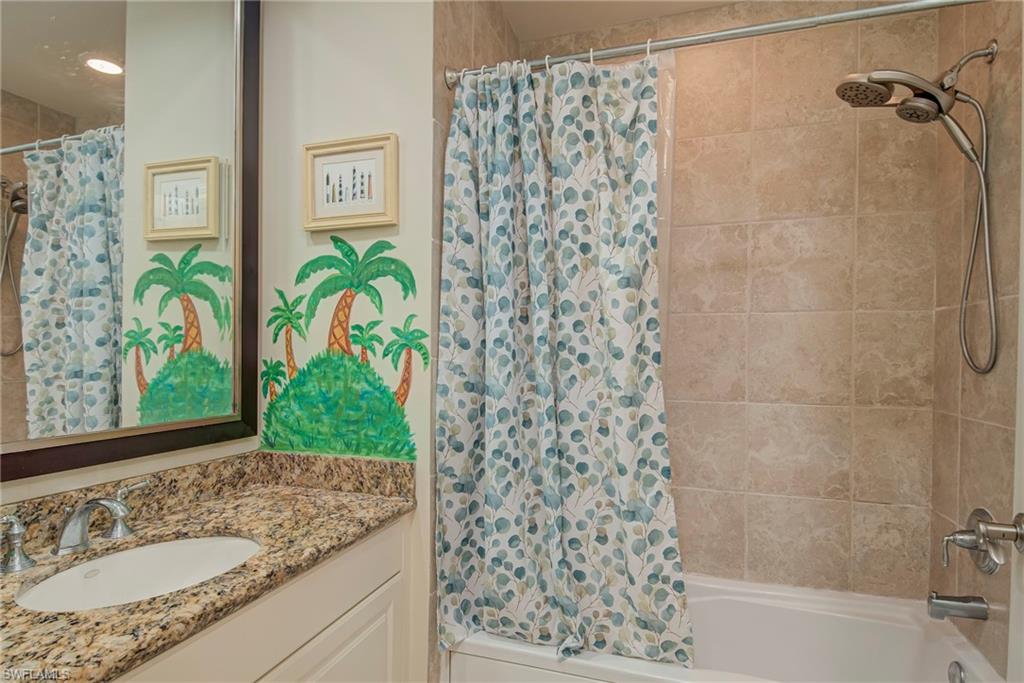 THE RESIDENCES AT LA PIAZZA - Residential