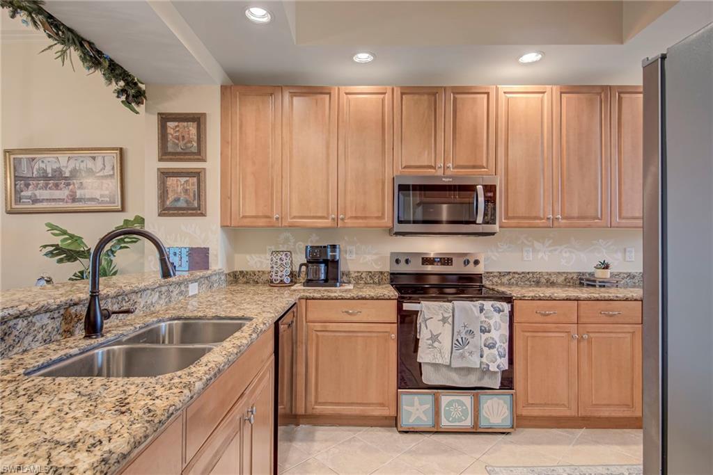 THE RESIDENCES AT LA PIAZZA - Residential