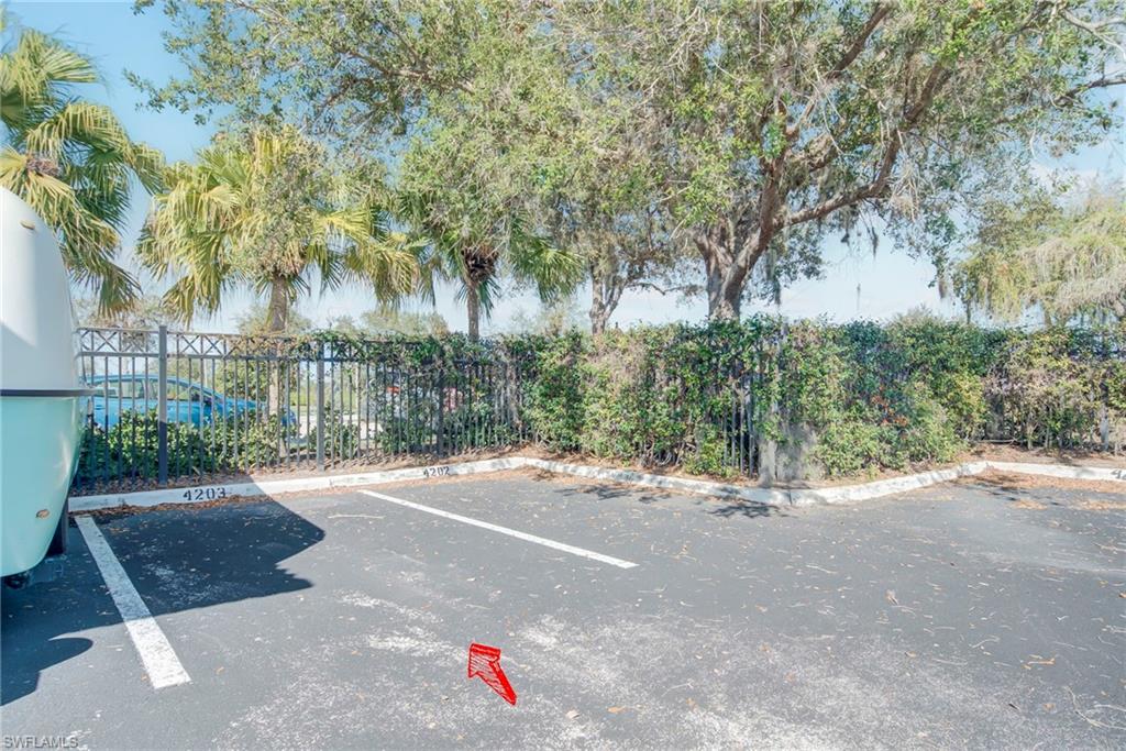 THE RESIDENCES AT LA PIAZZA - Residential