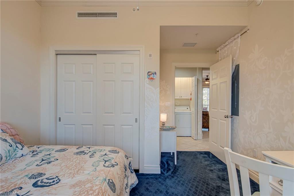 THE RESIDENCES AT LA PIAZZA - Residential