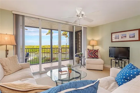 17 Bluebill Ave Unit 203, Naples, FL 34108 - #: 225011346