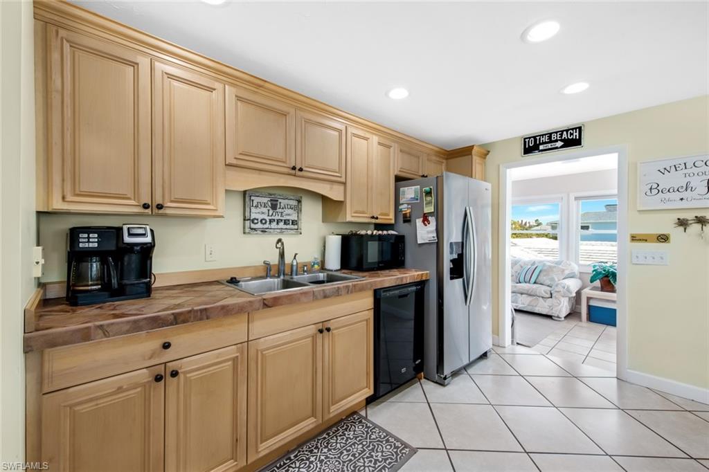 LAGUNA SHORES - Residential