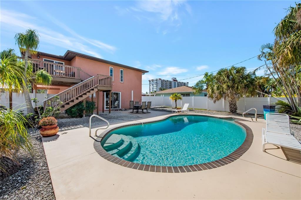 LAGUNA SHORES - Residential