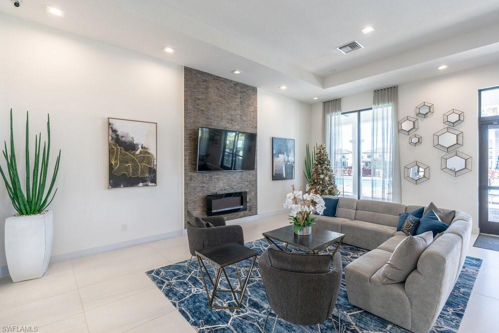 VANDERBILT RESERVE - Residential