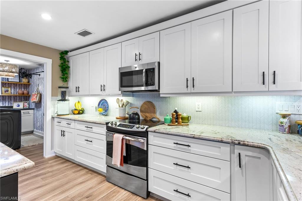 WILLOUGHBY ACRES - Residential