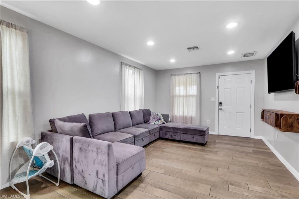 341 Golden Gate BLVD E