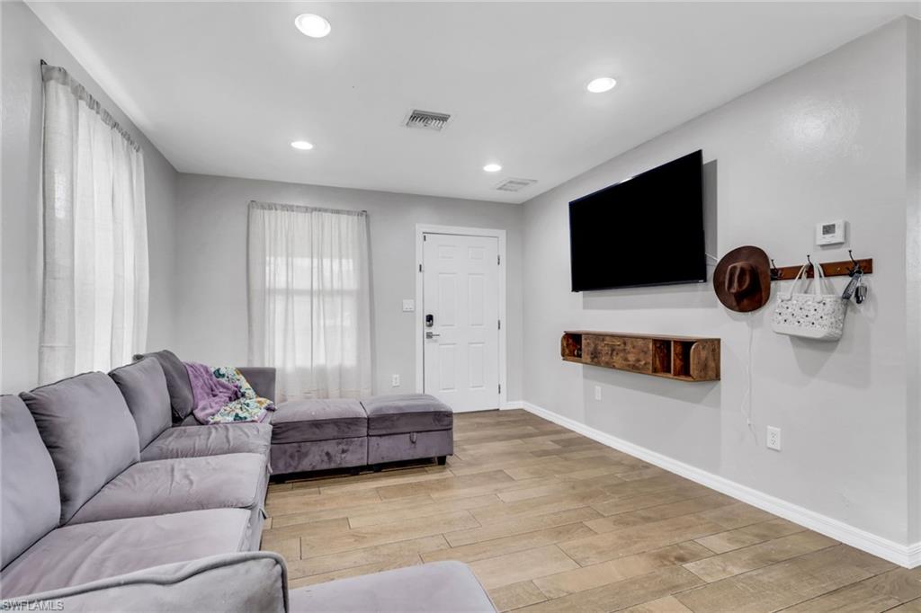 341 Golden Gate BLVD E