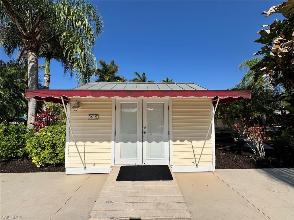 RIVERBEND MOTORCOACH RESORT - Land