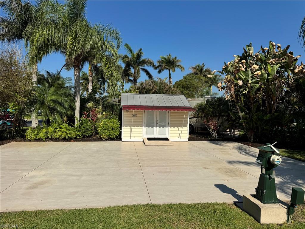 RIVERBEND MOTORCOACH RESORT - Land