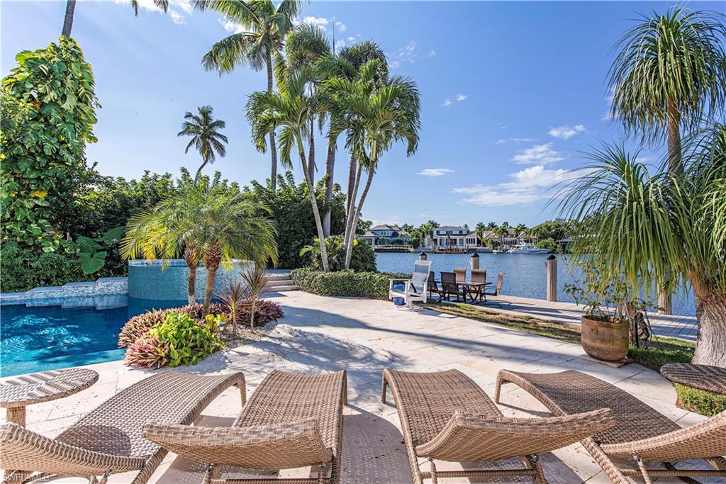 AQUALANE SHORES - Residential