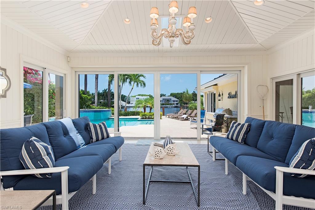 AQUALANE SHORES - Residential